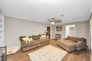 201 S Roosevelt Ave, Cleveland, TX 77327 - Photo 6