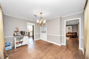 201 S Roosevelt Ave, Cleveland, TX 77327 - Photo 8
