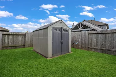 8827 W Crescent Lake Circle, Baytown, TX 77521 - Photo 22