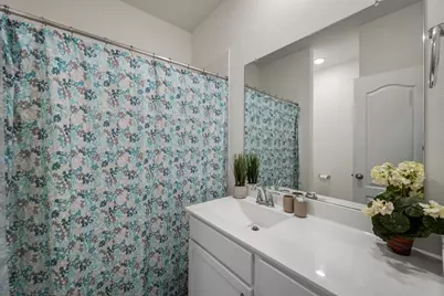 8827 W Crescent Lake Circle, Baytown, TX 77521 - Photo 18