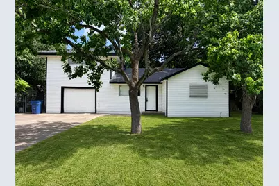 2428 19th Avenue N, Texas City, TX 77590 - Photo 1
