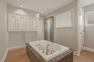 9323 Braes Bayou Dr, Houston, TX 77074 - Photo 22