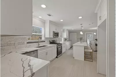 9323 Braes Bayou Drive, Houston, TX 77074 - Photo 10