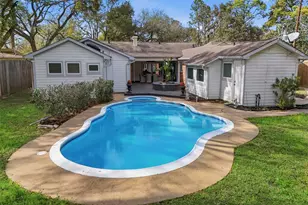 9323 Braes Bayou Dr, Houston, TX 77074 - Photo 2