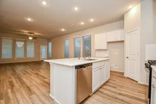 1215 Carswell Grove Dr, Missouri City, TX 77459 - Photo 4