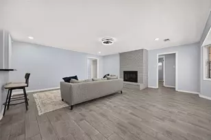8215 Schaffer Ln, Houston, TX 77070 - Photo 12