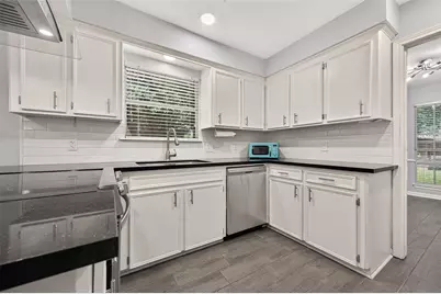 8215 Schaffer Ln, Houston, TX 77070 - Photo 18