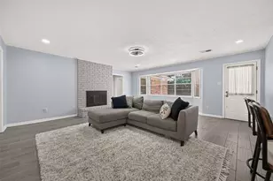 8215 Schaffer Ln, Houston, TX 77070 - Photo 16