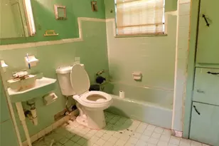 7923 Sunbury St, Houston, TX 77028 - Photo 14