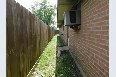 7923 Sunbury Street, Houston, TX 77028 - Photo 24