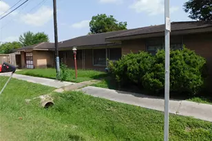 7923 Sunbury St, Houston, TX 77028 - Photo 32