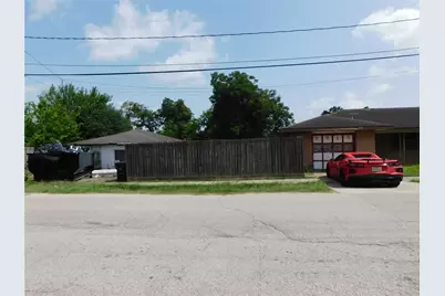 7923 Sunbury Street, Houston, TX 77028 - Photo 4