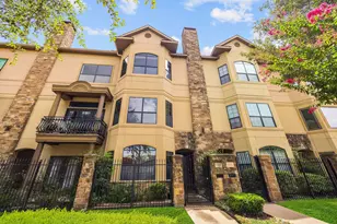 2415 Commonwealth St, Houston, TX 77006 - Photo 2