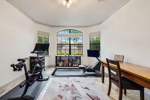 2415 Commonwealth St, Houston, TX 77006 - Photo 10