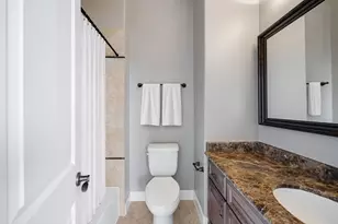 2415 Commonwealth St, Houston, TX 77006 - Photo 20