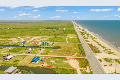 1011 Mabry, Crystal Beach, TX 77617 - Photo 6