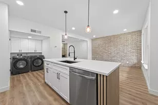 2123 Lake Village Dr, Houston, TX 77339 - Photo 16