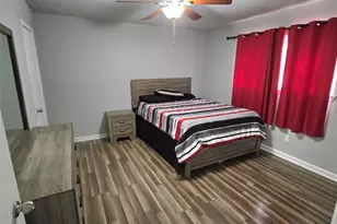 1805 N 5th St, Baytown, TX 77520 - Photo 12