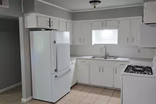 1805 N 5th St, Baytown, TX 77520 - Photo 6