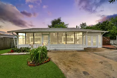 204 N 6th Street, Highlands, TX 77562 - Photo 8