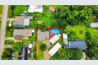 204 N 6th Street, Highlands, TX 77562 - Photo 1