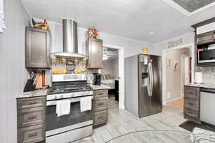 204 N 6th St, Highlands, TX 77562 - Photo 26