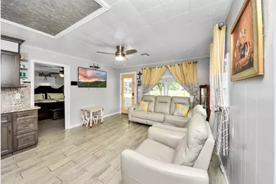 204 N 6th Street, Highlands, TX 77562 - Photo 20