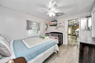 204 N 6th St, Highlands, TX 77562 - Photo 36