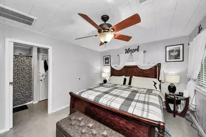 204 N 6th Street, Highlands, TX 77562 - Photo 32