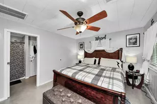 204 N 6th St, Highlands, TX 77562 - Photo 32