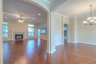 7028 Longmire Cir, Conroe, TX 77304 - Photo 8