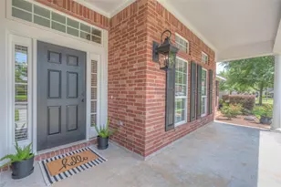 7028 Longmire Cir, Conroe, TX 77304 - Photo 2