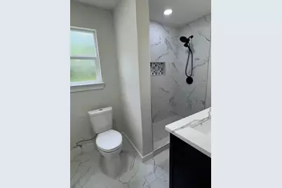 2211 Avenue C, Nederland, TX 77627 - Photo 10