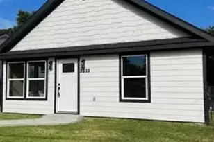 2211 Ave C, Nederland, TX 77627 - Photo 2