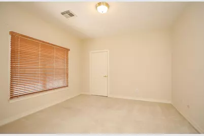 106 N Wynden Estates Court, Houston, TX 77056 - Photo 42