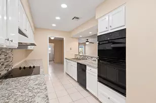 14215 Lost Meadow Ln, Houston, TX 77079 - Photo 12