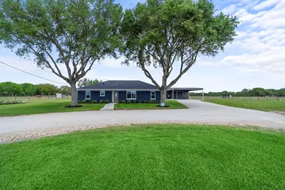 15308 Hubenak, Needville, TX 77461 - Photo 4