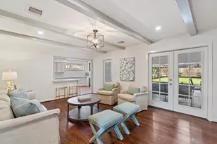 7902 Pagewood Ln, Houston, TX 77063 - Photo 16