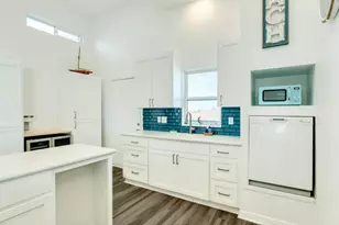 16627 Jamaica Beach Rd, Galveston, TX 77554 - Photo 10