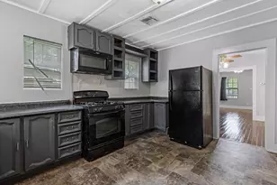 311 S 3rd St, Highlands, TX 77562 - Photo 6