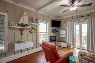 2433 Audubon Ave, Gilchrist, TX 77617 - Photo 4