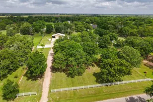 101 Pin Oak Ln, Hempstead, TX 77445 - Photo 2