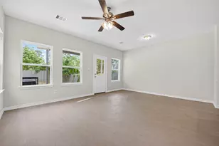 9022 Madera Rd, Houston, TX 77078 - Photo 16