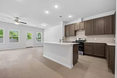 9022 Madera Road #B, Houston, TX 77078 - Photo 6
