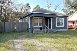 410 N Elm St, Trinity, TX 75862 - Photo 2