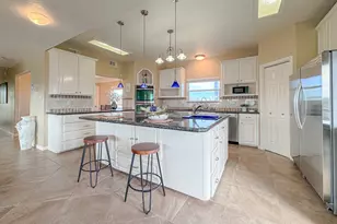 1303 Tiki Dr, Tiki Island, TX 77554 - Photo 8