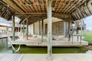 1303 Tiki Dr, Tiki Island, TX 77554 - Photo 34