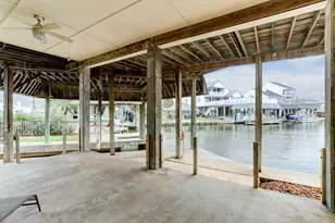 1303 Tiki Dr, Tiki Island, TX 77554 - Photo 34