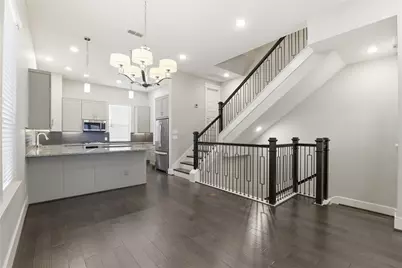 819 Algona Avenue, Houston, TX 77008 - Photo 10