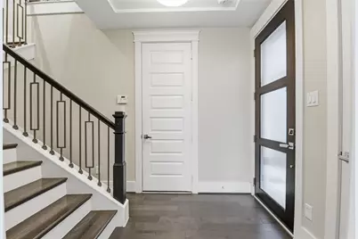 819 Algona Avenue, Houston, TX 77008 - Photo 2